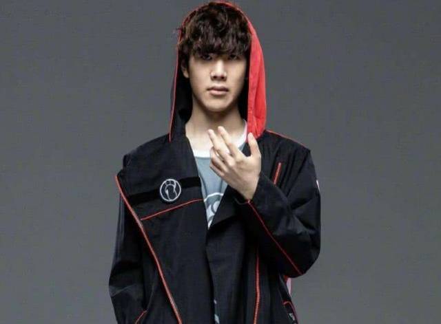 显示了年轻 显示了年轻